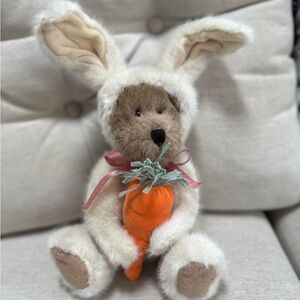 Boyds Bears Cream and Tan Bunny with Orange Carrot